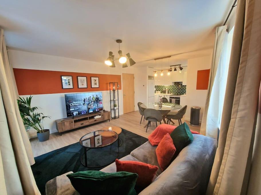 Luxury Station Apartment By Payman Club Cambridge  Exterior photo